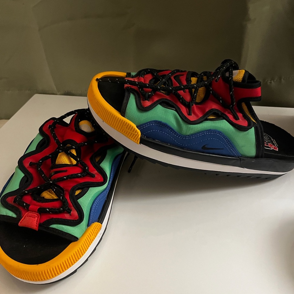 Nike Men’s Offline 2.0 PRM Uno Slip-On Multi-Color